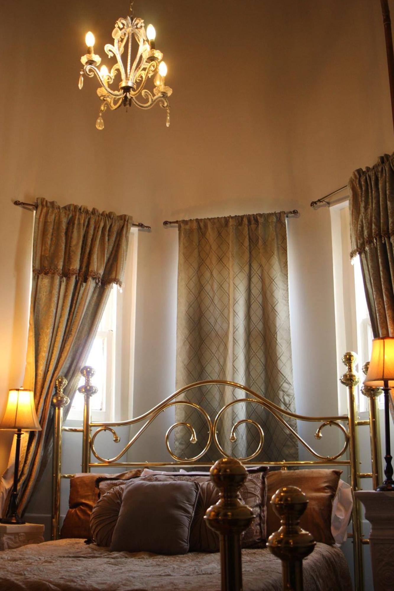 קלמזו Henderson Castle Inn חדר תמונה