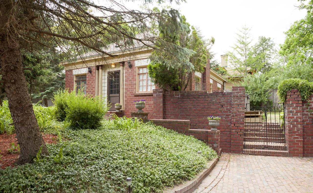 קלמזו Henderson Castle Inn מראה חיצוני תמונה